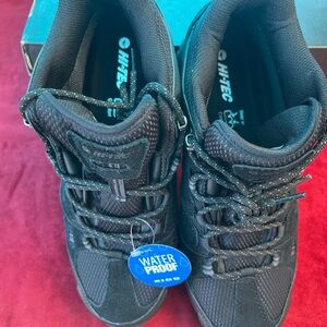 Hi-Tec Men's Black Athletic Shoes BRAND NEW!!! Size 10X